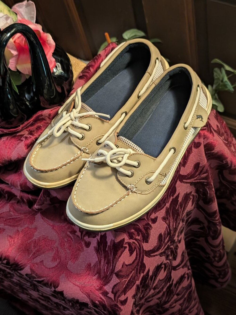 Reel Legends Women Boat Shoes -Tan - Very Good condtion -Sz 8